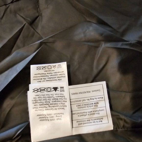 Like new Eddie Bauer Quilted vest, Hunter Green with Gold Plaid. Sz XL. Worn 1x - Picture 2 of 6